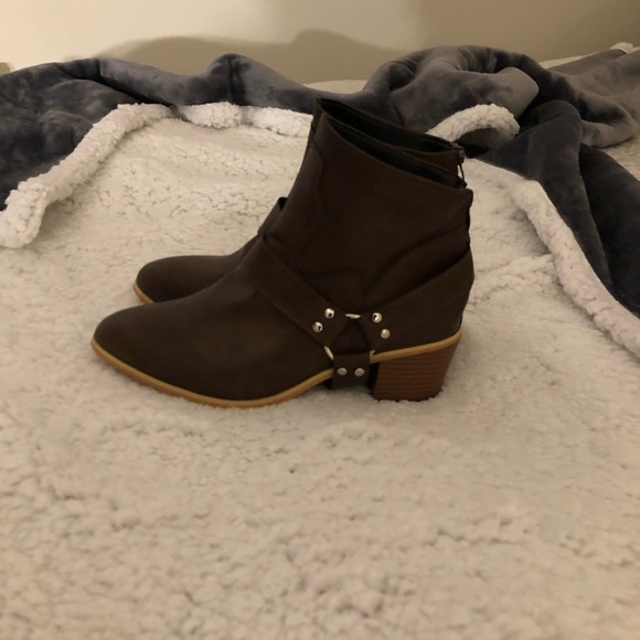 New never worn brown ankle boots - Picture 3 of 6